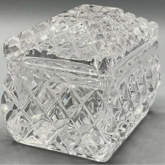 Cut Glass Princess Trinket Box, Pressed Glass Rectangular Tiny Glass Container - Picture 6 of 16